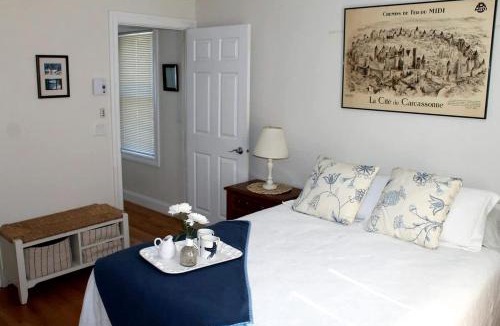 Hancock Point House | Romantic Waterfront Cottage with Private Beach & Fireplace Near Hancock, Maine