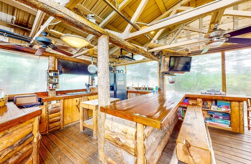 Cedaredge Cabin | Rustic studio with stellar shared amenities