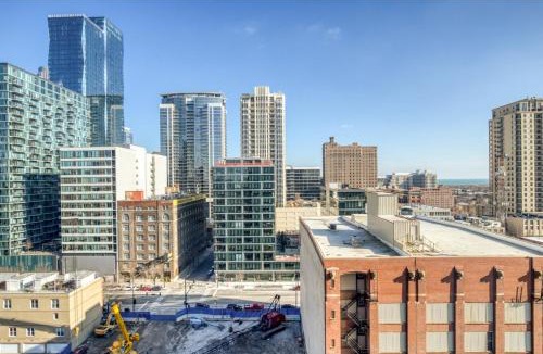 South Loop Apartment | S Loop 1BR w Gym Lounge 1 block to L CHI-525