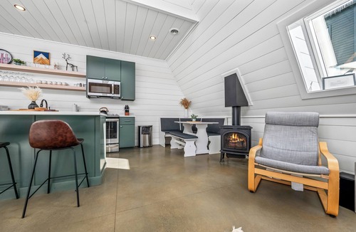 Rangeley House | Saddleback - Parmachenee A Frame #19 - Apres Ski Maine