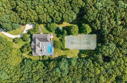 Noyack House | SAG HARBOR - HAMPTONS OASIS 6+ ACRES WITH POOL & TENNIS