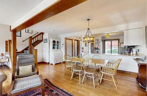 Quechee House | Saltbox 12B