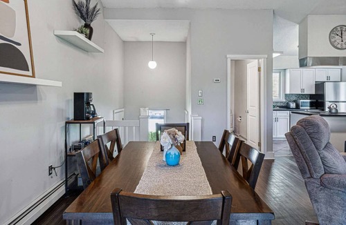 Quechee Condo | Saltbox-Style Condo, Steps from Simon Pearce