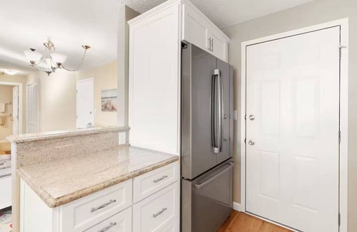 Hampton Apartment | ~Salty Sunsets & Sandy Toes~ 493 Ocean Blvd