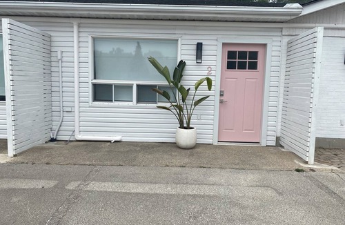 Sauble Beach Apartment | Sauble Beach Flat2 - BOOK FOR MAY OR JUNE AND GET A SIGNIFICANT DISCOUNT!
