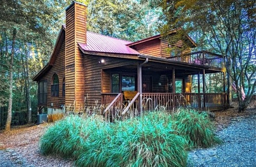 Sautee Nacoochee Cabin | "SAUTEE WOODS" COZY GETAWAY without breaking the bank ! NOW WITH EV CHARGING !