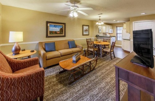 South Lee Hotel | Scenic Escape: Full Kitchen, Pools, Game Room & Outdoor Fun