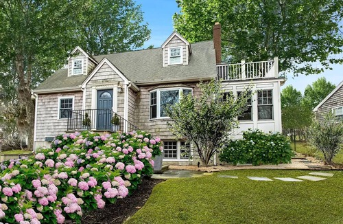 Noyack House | Seashell – Short Walk to Long Beach, Heated Pool & Best Sunsets in the Hamptons