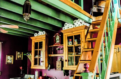 Eureka Springs Historic District Cottage | Secluded Romantic Dollhouse BnB in Downtown Historic District