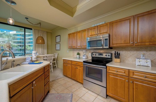 Orange Beach Condo | See why our guests chose this one! Phoenix On The Bay 1131