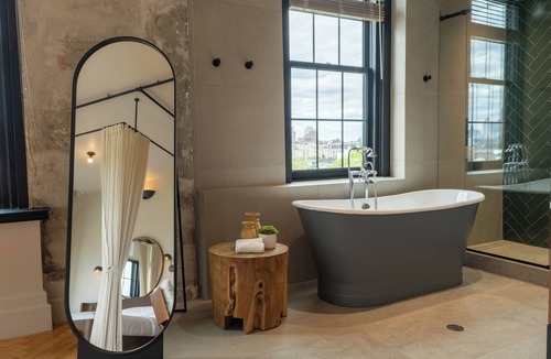 Clinton Hill Hotel | Sela V Hotel