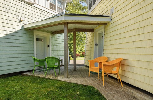 Baddeck Cabin | Selkie’s Rest - Silver Dart Lighthouse (Yellow)