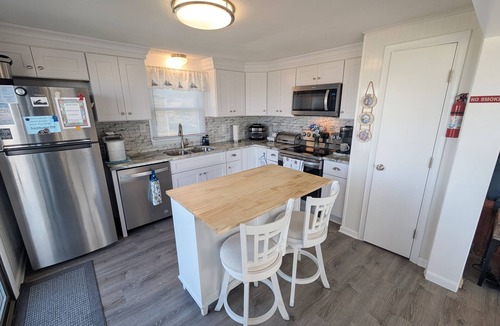Colington Cottage | Semi-Oceanfront~Ocean Views~Direct Beach Access~Kill Devil Hills