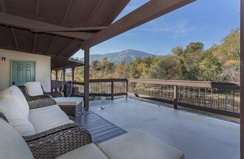 Three Rivers House | Sequoia Riverfront Compound With Beach Access