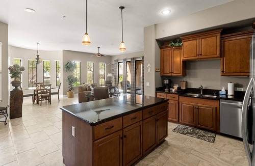 Foothills House | Shared Poolside Fun~Hot Tub~Gym & More