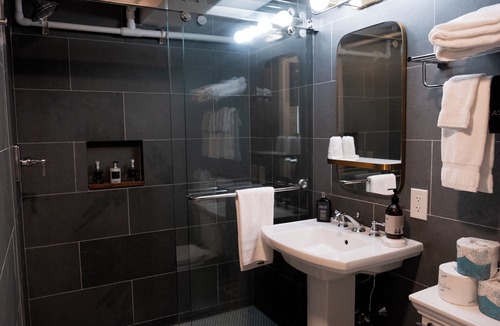 Haversham Hotel | Shelter Harbor Inn