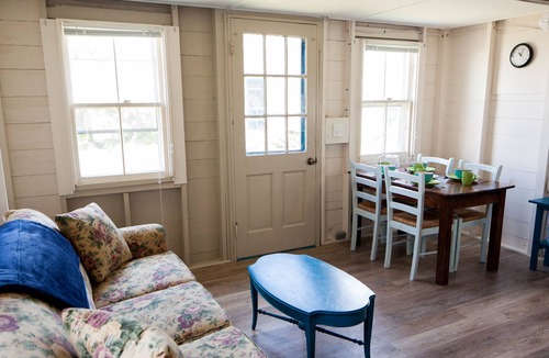 York Beach Cottage | Short walk to Short Sands and Long Sands Beaches! Affordable vacation in York!