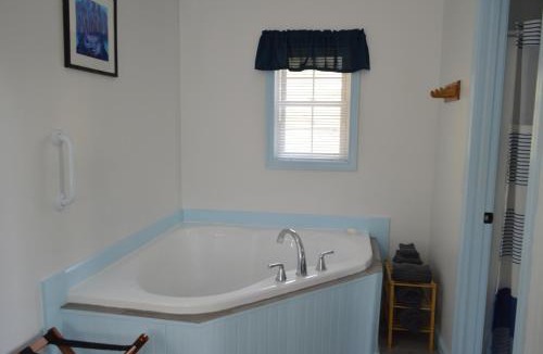 Norway House | Silver Maple Cottage