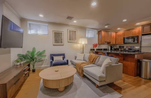 Fenway–Kenmore Apartment | Simple 2 Bd/2 bth | Washer/Dryer | Close to Fenway