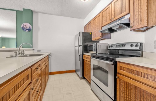 Stratton Mountain Condo | Ski on Ski off Obertal F building