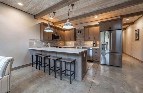 Coram Condo | Soak up Glacier Here Modern 2 BD/2BA Private Spa