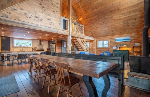 Mauricie Ski Chalet | Spa & Billard and Lake Access | Sylva sur le Lac