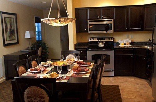 Williamsburg Apartment | Spacious 1 BR | The Colonies At Williamsburg