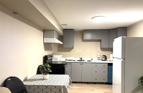 Alcona Apartment | Spacious 2BR Basement Apt – 5 Mins to Beach