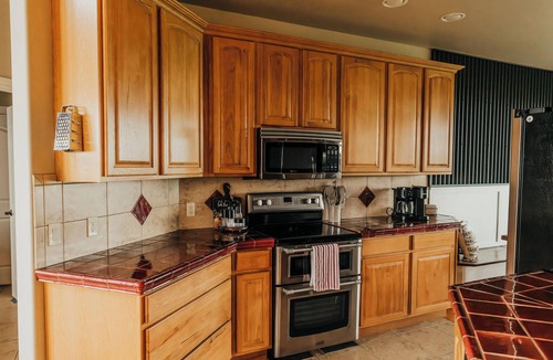 Evergreen House | Spacious 3 BR Retreat Near Glacier Park - Sleeps 10 -Where Memories Are Made