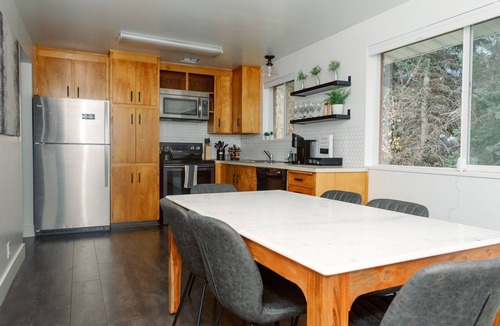 Logan House | Spacious 3bd 2bath Home Centrally Located Near USU and Downtown