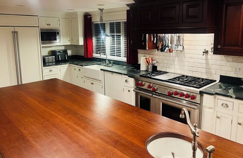 South Walpole House | Spacious 4-bedroom house mins to Gilette/patriots place