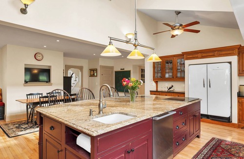 Wolfeboro House | Spacious 7-bedroom house in tranquil Wolfeboro