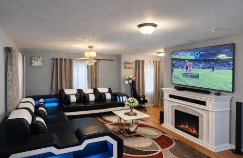 Worcester House | Spacious and Cozy 3 Bedroom Home