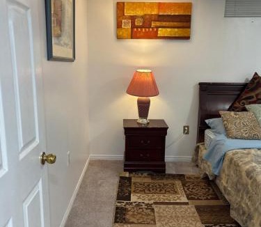 Georgetown Apartment | Spacious Basement Apartment in GTA