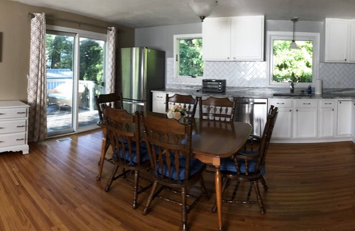 Saunderstown House | Spacious coastal living with AC near Narragansett Beaches
