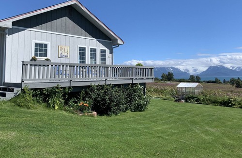 Kachemak House | Spacious family home with amazing glacial and bay views!