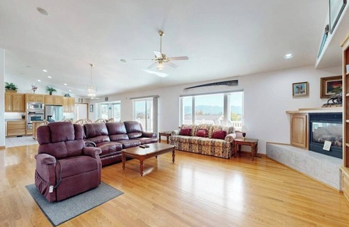Kalispell House | Spacious home with pool table, WiFi, patio - close proximity to Flathead Lake