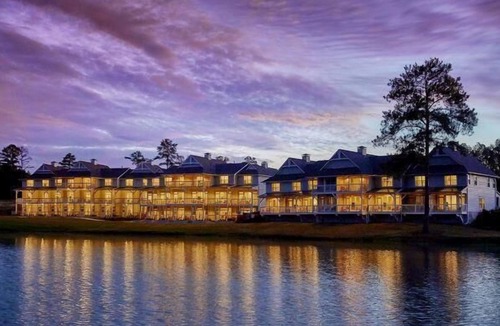 Douglasville Resort | Spacious Lakefront Suite w/Screened Porch & WiFi - Pet Friendly