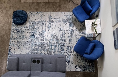 Ellendale House | Spacious Loft style Townhome
