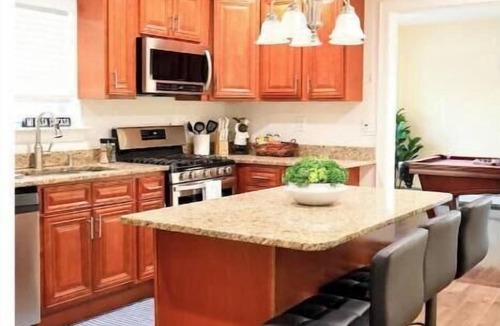 Lynn Apartment | Spacious & Modern House close to BOS & Salem