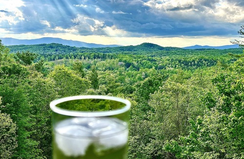 Ridgeline Vistas Cabin | Spacious Retreat~ Hot Tub~ Stunning Views~ Game Room