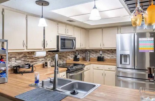 Ellendale House | Spacious Retreat with Private Backyard