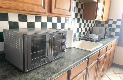 Mattapan Apartment | Spacious Retro Three Bedroom Hilltop Getaway- Inquire for Discount
