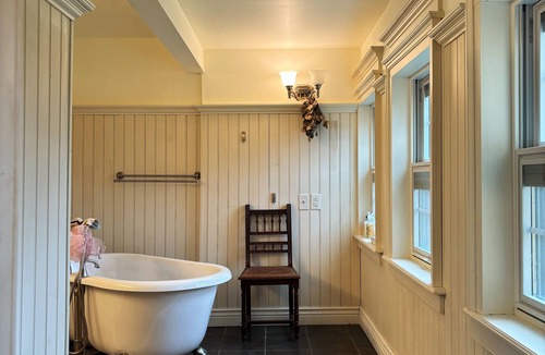 Town of Fulton House | Spacious riverfront farmhouse near ski resorts