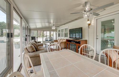 Sinking Spring House | Spacious Sinking Spring Home w/Outdoor Oasis!