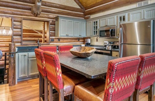 Big Cedars Apartment | Spacious Studio | Hilton Grand Vacations Club