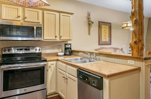 Big Cedars Apartment | Spacious Studio | Hilton Grand Vacations Club