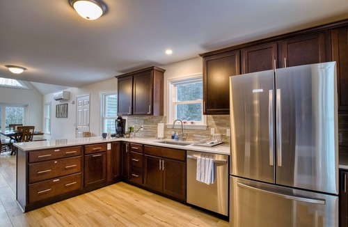Thornton House | Spacious Yard & Deck - Hot Tub - 120” Projector - 12mins-Waterville Valley
