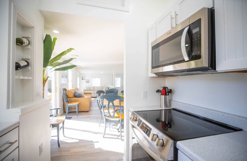 Easton's Point House | SPECIAL SUMMER SAVINGS AVAILABLE. Beach Days & Newport Nights.