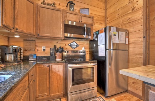 Copperhill Cabin | Squirrels Hideaway | Fire Pit | MTN Views